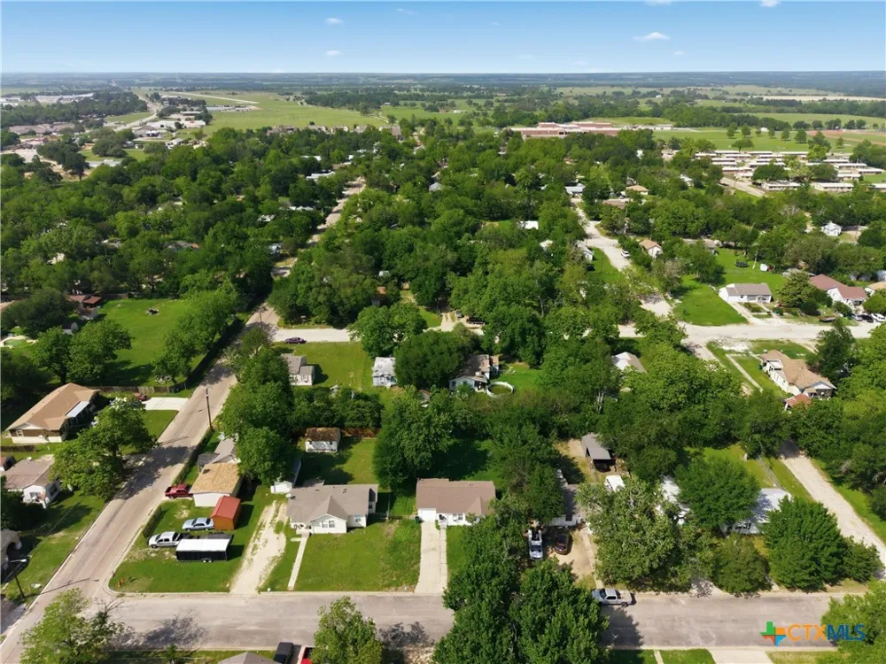 204 E 16th Street Cameron, TX 76520