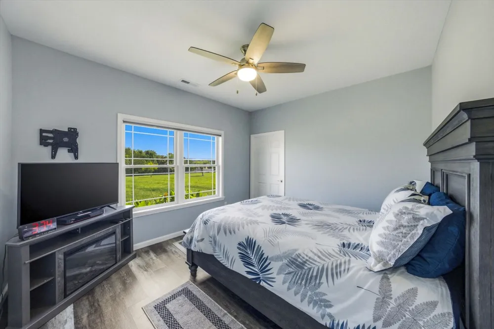 1971 Harbor Hills Dr Dandridge, TN 37725
