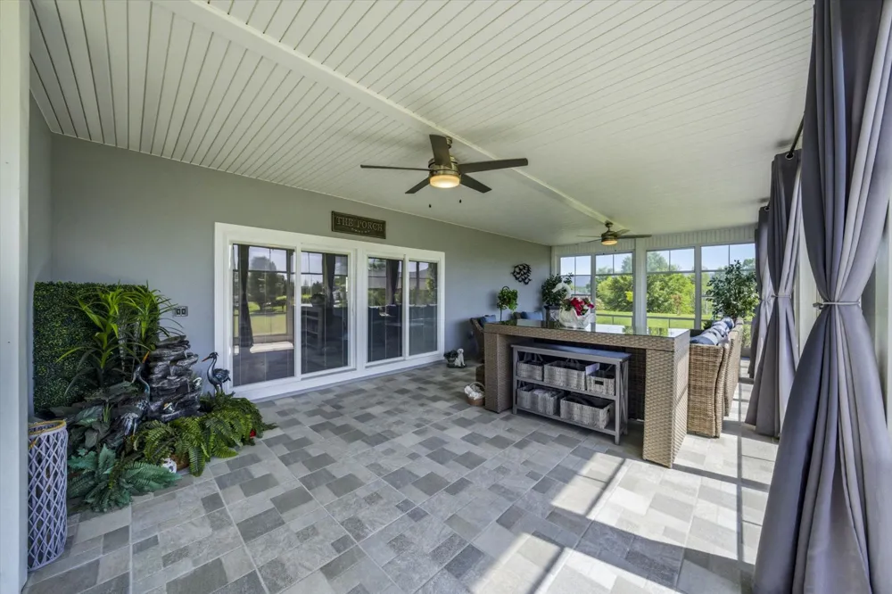 1971 Harbor Hills Dr Dandridge, TN 37725