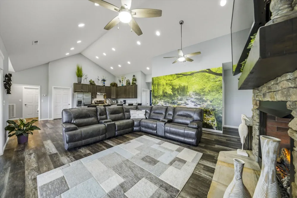 1971 Harbor Hills Dr Dandridge, TN 37725