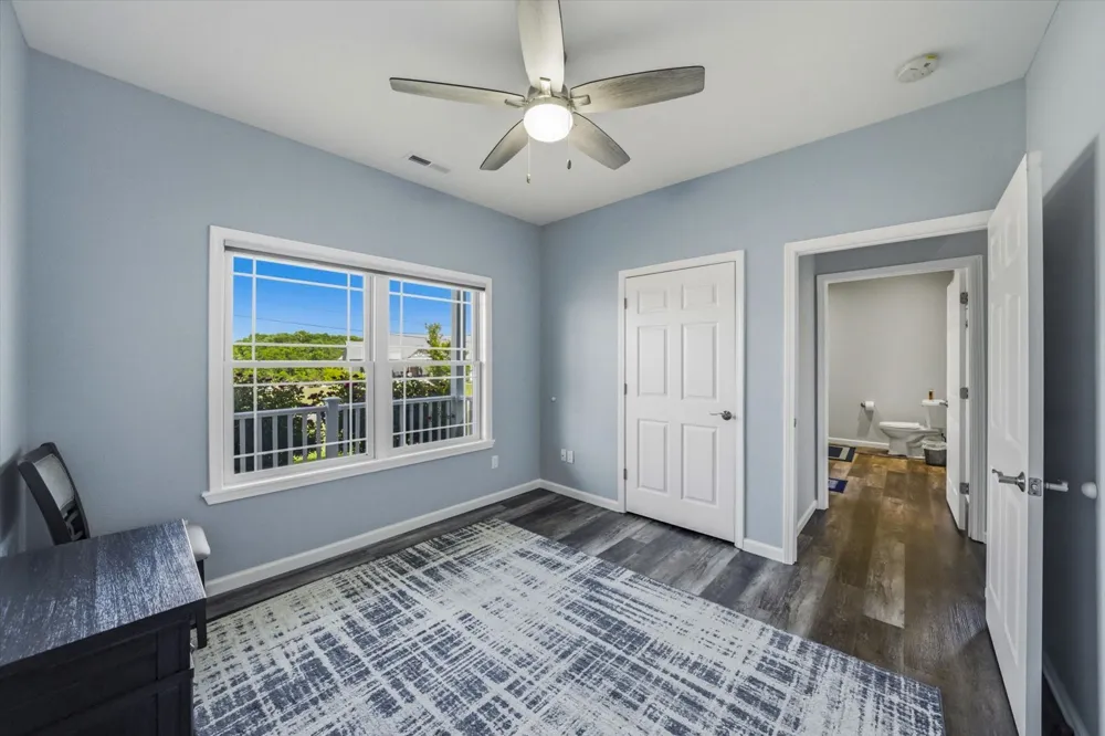 1971 Harbor Hills Dr Dandridge, TN 37725