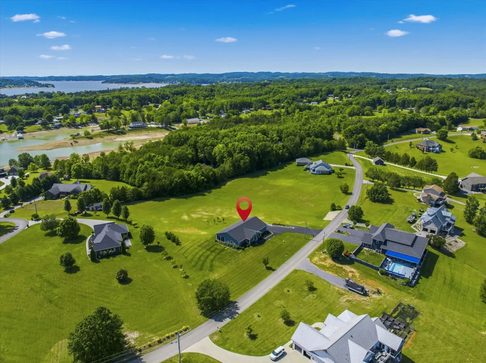 1971 Harbor Hills Dr Dandridge, TN 37725