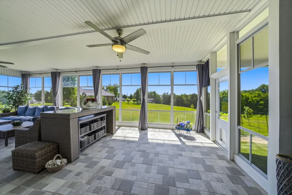 1971 Harbor Hills Dr Dandridge, TN 37725
