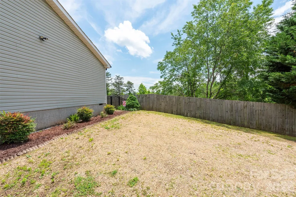 25 Inglescott Way Alexander, NC 28701