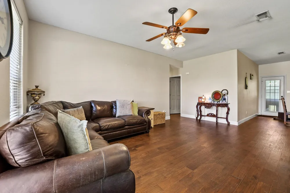 315 Preston Glen Gunter, TX 75058