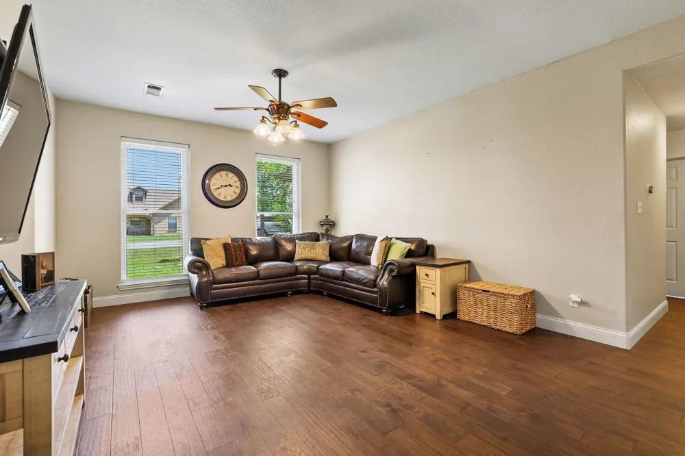 315 Preston Glen Gunter, TX 75058