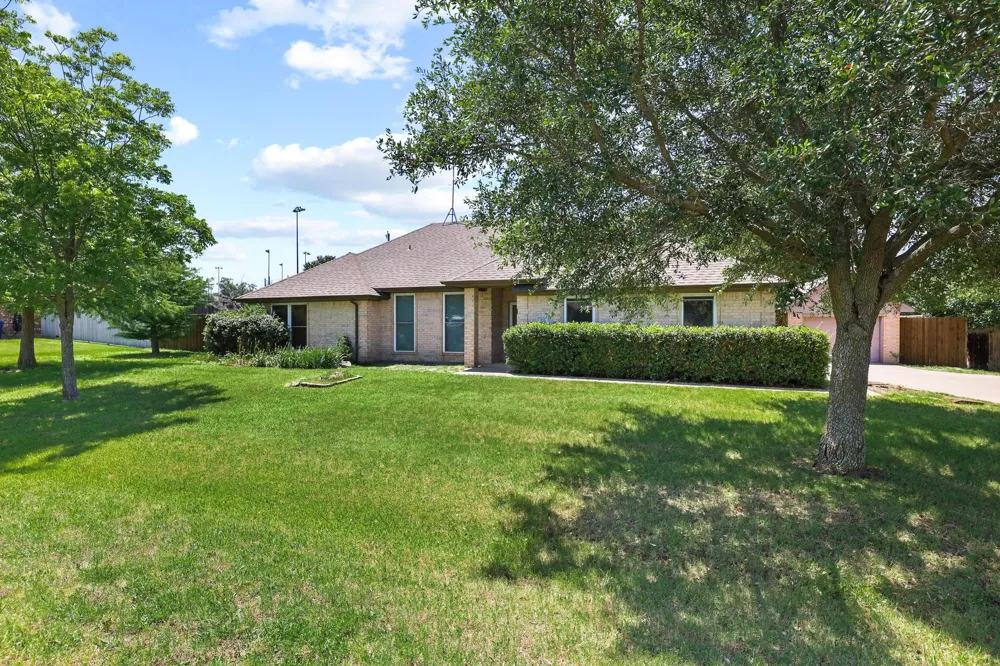 315 Preston Glen Gunter, TX 75058