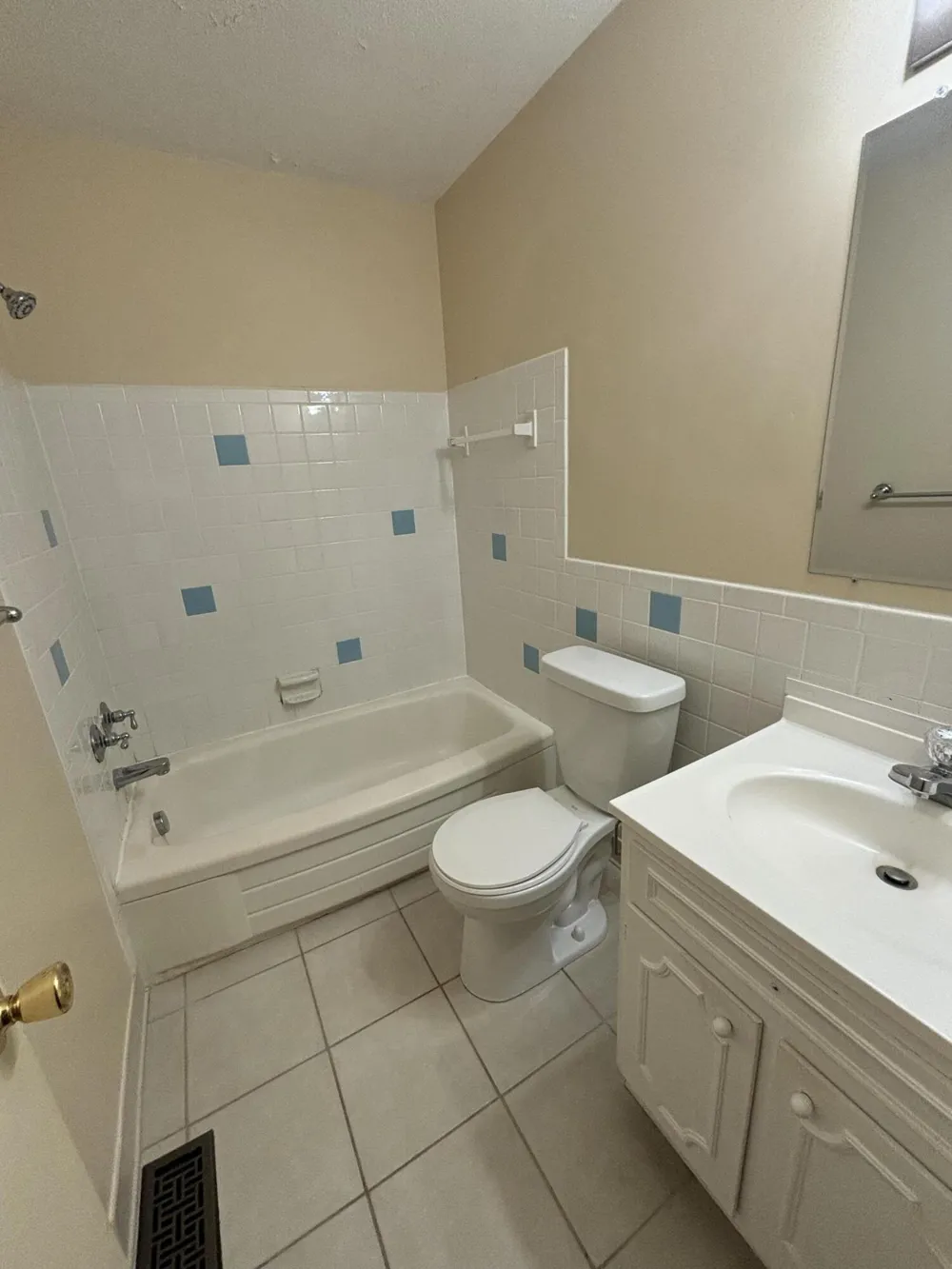 3647 Kenbrooke Court Kalamazoo, MI 49006