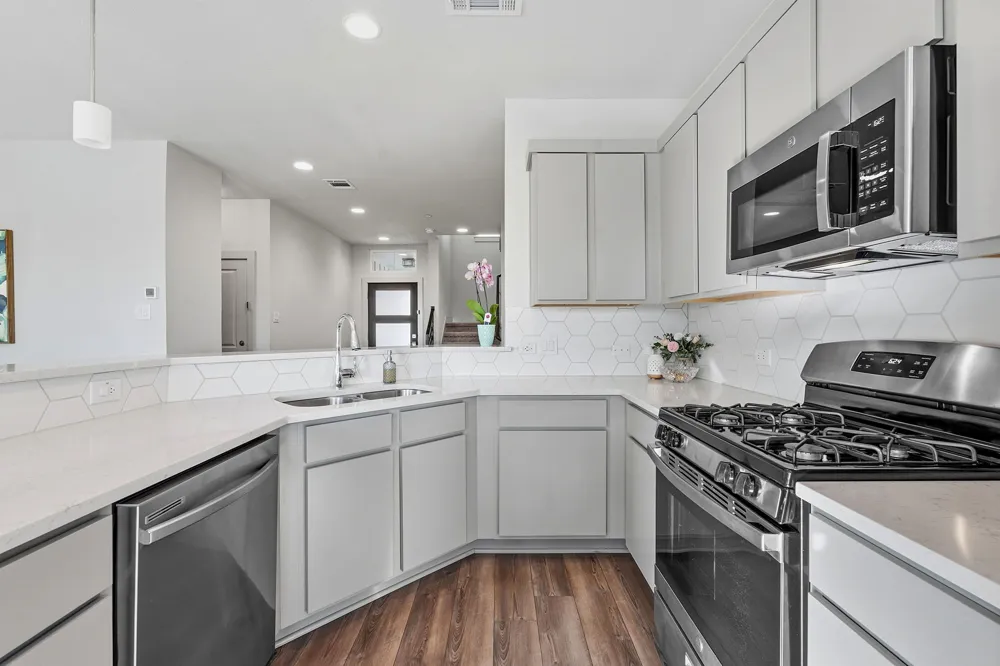 2260 Local Rebel Loop Leander, TX 78641