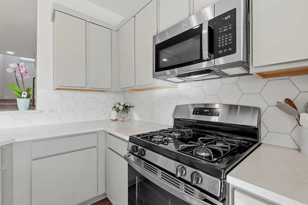 2260 Local Rebel Loop Leander, TX 78641