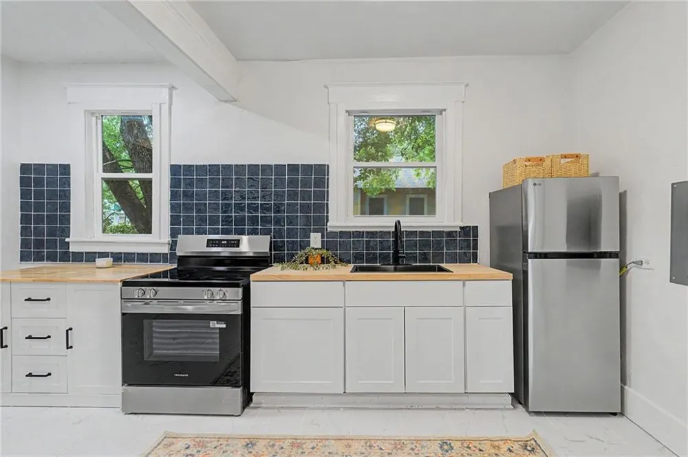 812 E 33rd Street Savannah, GA 31401