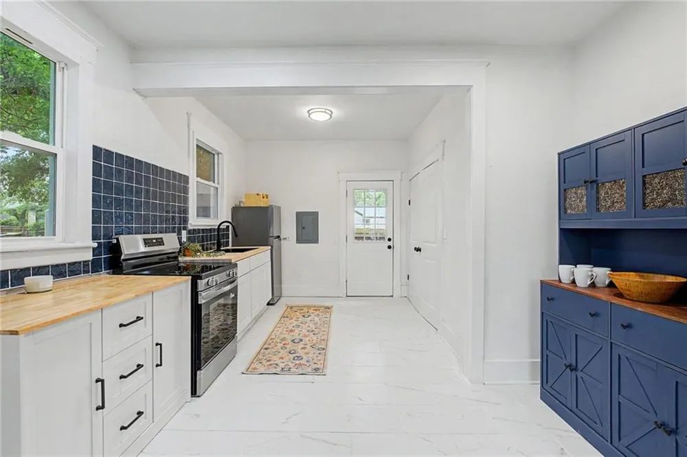 812 E 33rd Street Savannah, GA 31401