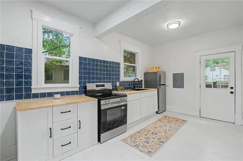 812 E 33rd Street Savannah, GA 31401