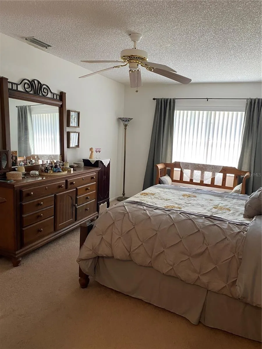 1059 DUNROBIN DRIVE #B Palm Harbor, FL 34684