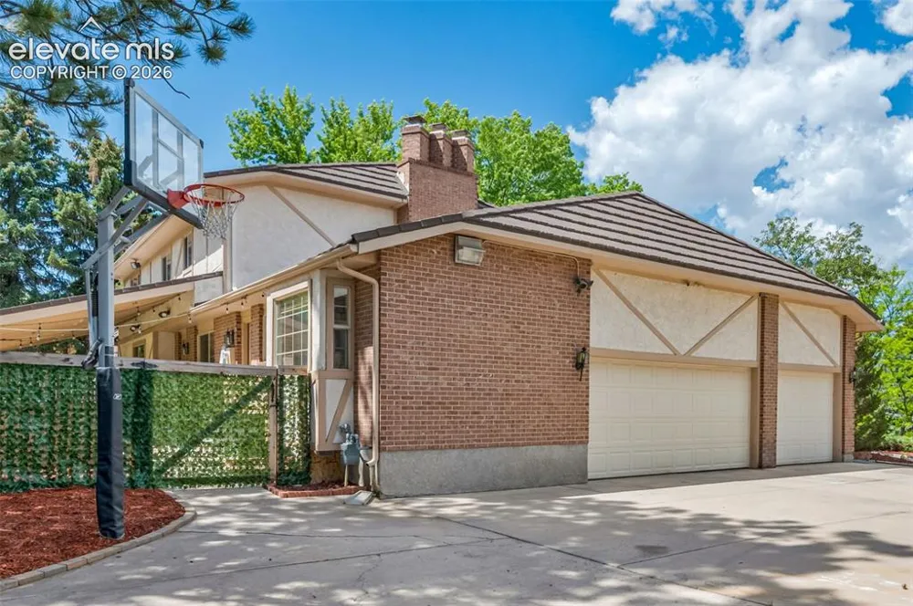 4345 S Whispering Circle Colorado Springs, CO 80917