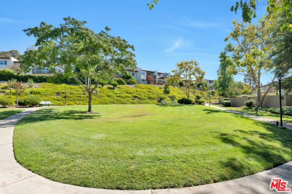 603 Racquet Club Lane Thousand Oaks, CA 91360