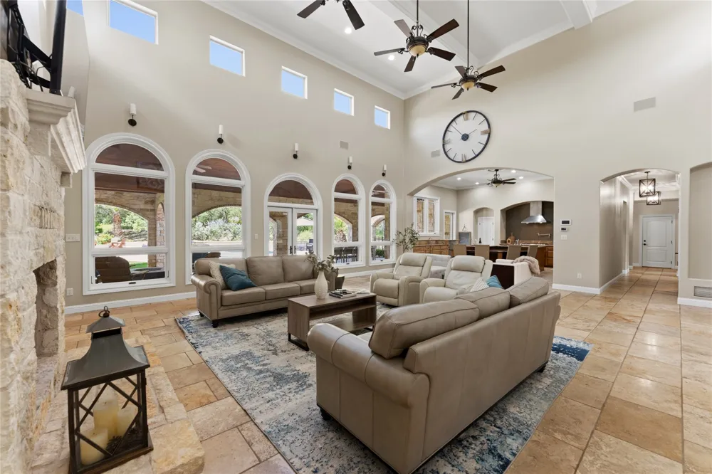 345 Leafdale Trail Dripping Springs, TX 78620