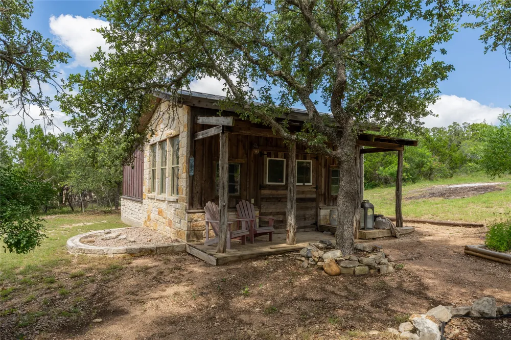 345 Leafdale Trail Dripping Springs, TX 78620