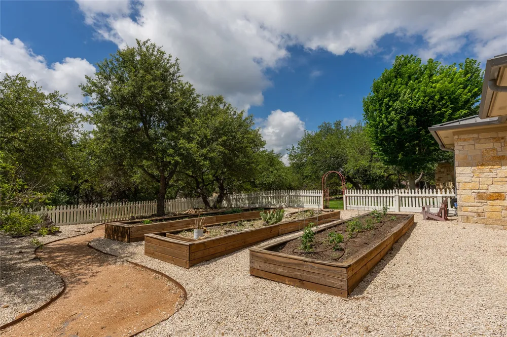 345 Leafdale Trail Dripping Springs, TX 78620