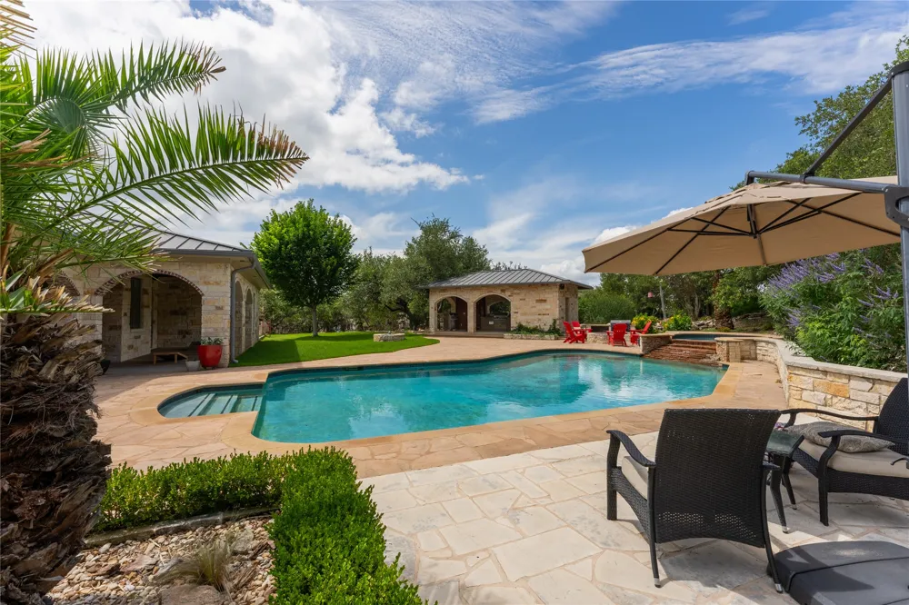 345 Leafdale Trail Dripping Springs, TX 78620