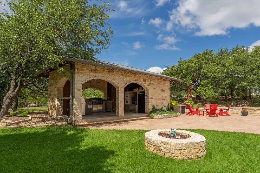 345 Leafdale Trail Dripping Springs, TX 78620