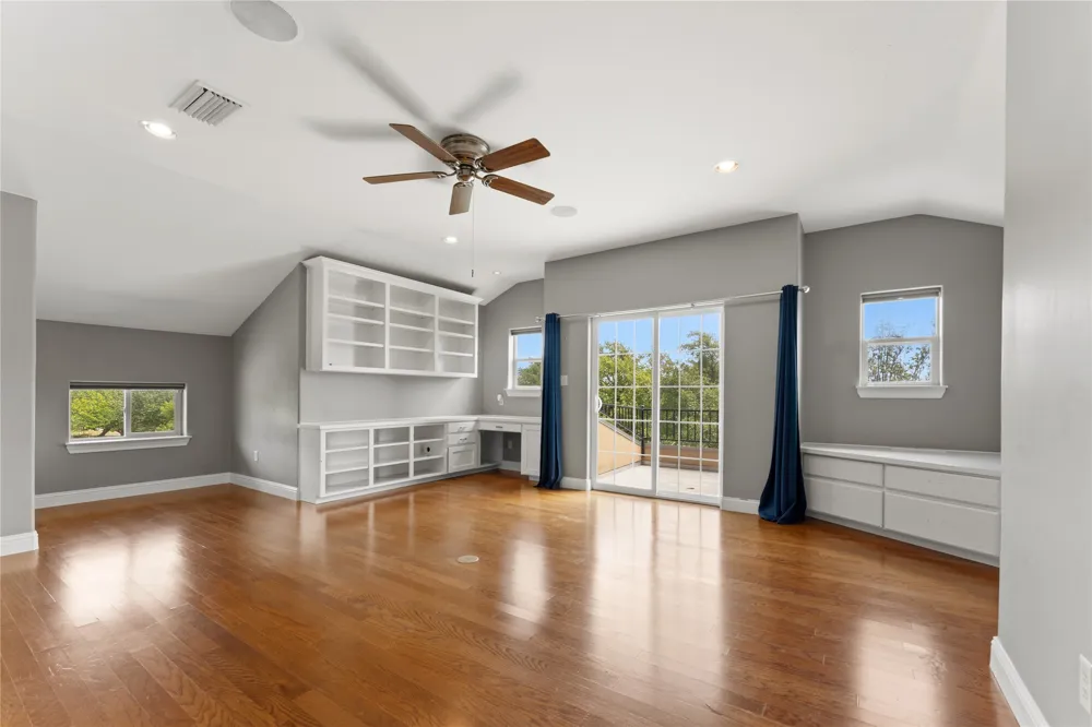 345 Leafdale Trail Dripping Springs, TX 78620
