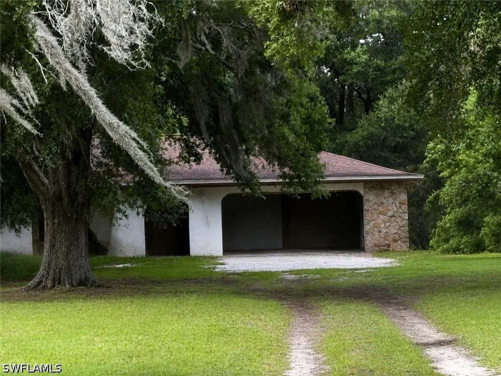 BENES ROUSH ROAD Brooksville, FL 39604