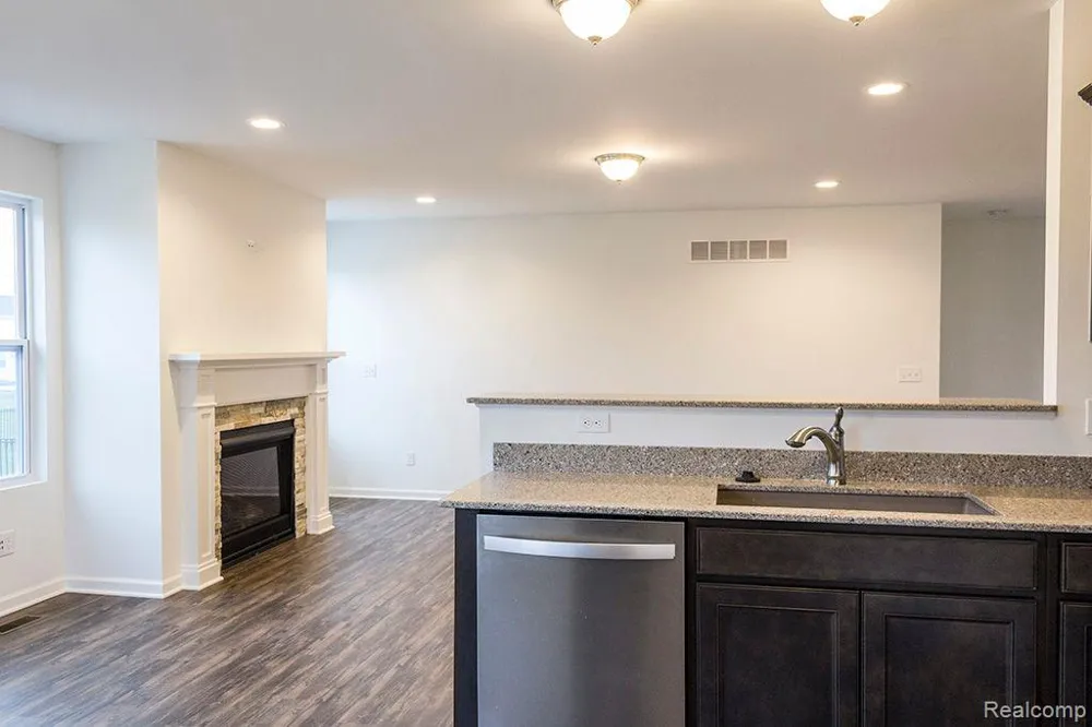 58410 Pembrooke Avenue New Haven Village, MI 48048
