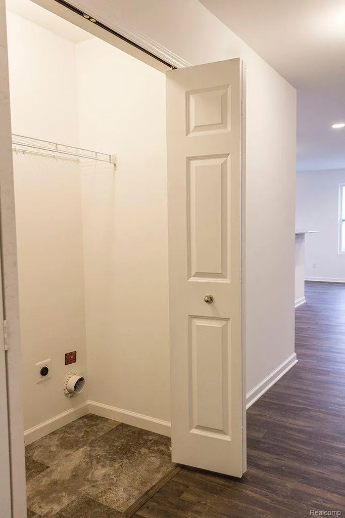 58410 Pembrooke Avenue New Haven Village, MI 48048