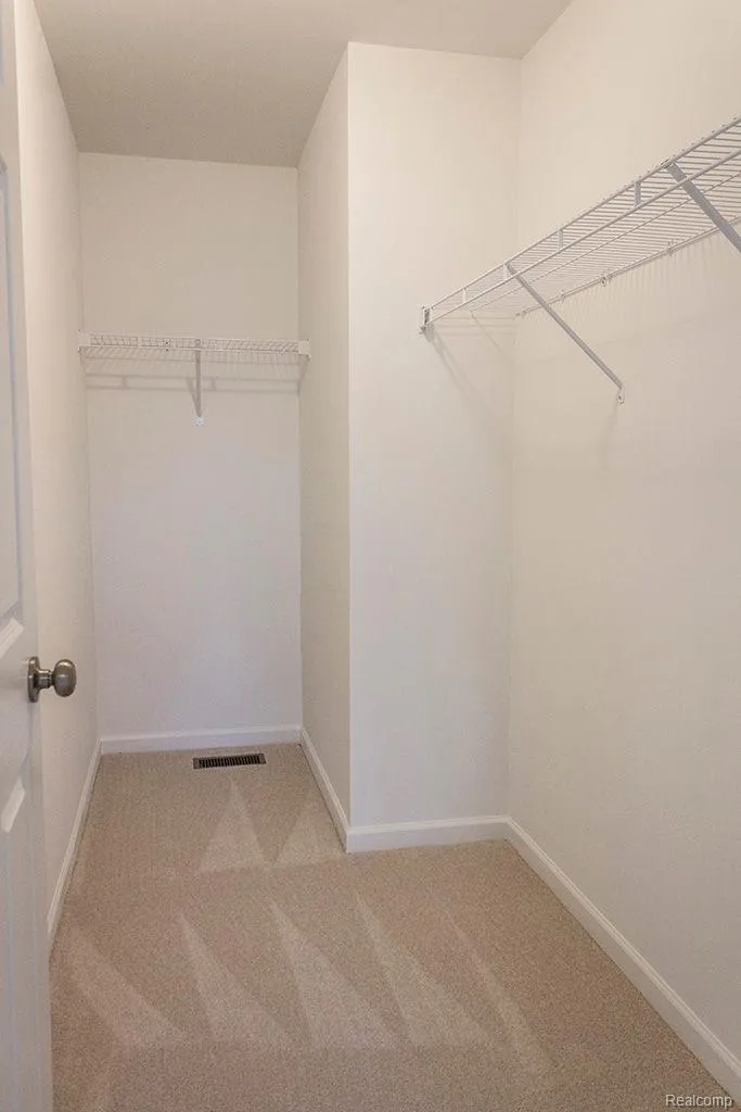 58410 Pembrooke Avenue New Haven Village, MI 48048