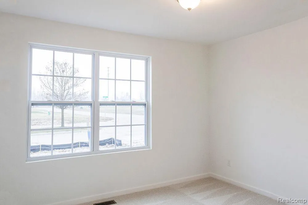 58410 Pembrooke Avenue New Haven Village, MI 48048