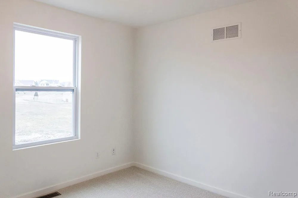 58410 Pembrooke Avenue New Haven Village, MI 48048
