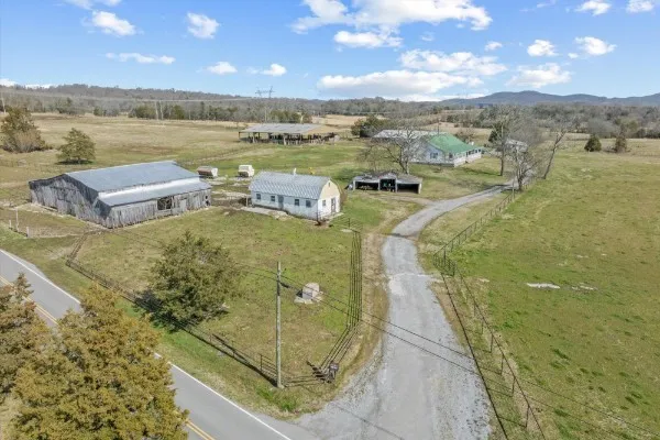 3261 Bell Rd Watertown, TN 37184