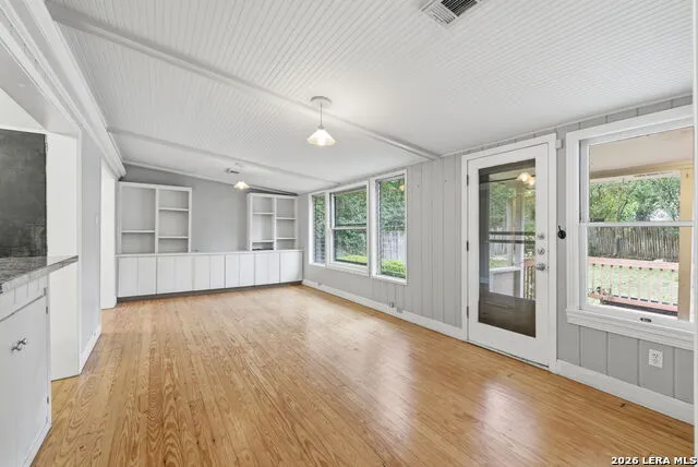 261 E OAKVIEW PL Alamo Heights, TX 78209