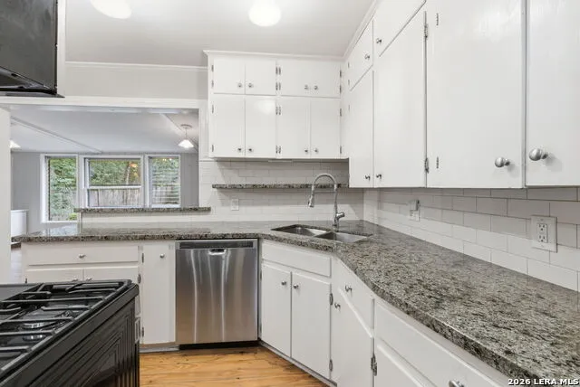 261 E OAKVIEW PL Alamo Heights, TX 78209