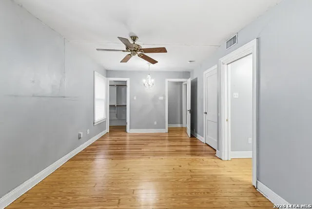 261 E OAKVIEW PL Alamo Heights, TX 78209