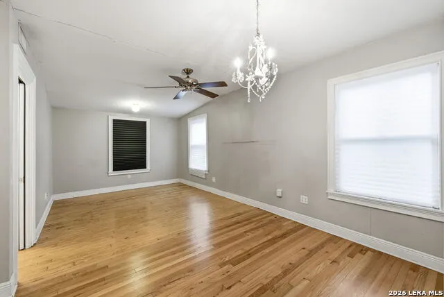 261 E OAKVIEW PL Alamo Heights, TX 78209