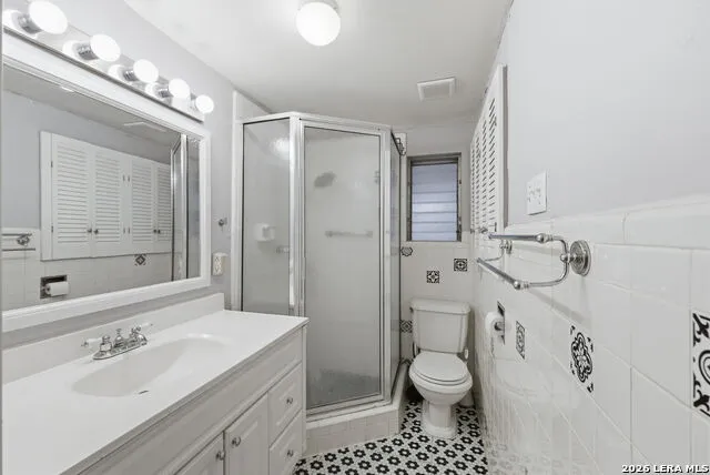 261 E OAKVIEW PL Alamo Heights, TX 78209