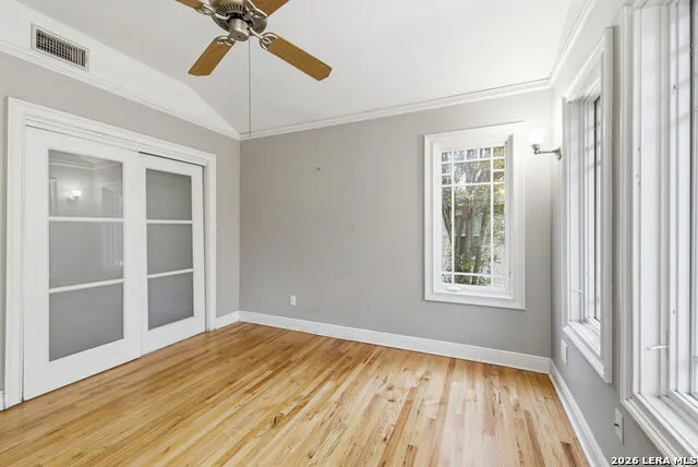 261 E OAKVIEW PL Alamo Heights, TX 78209