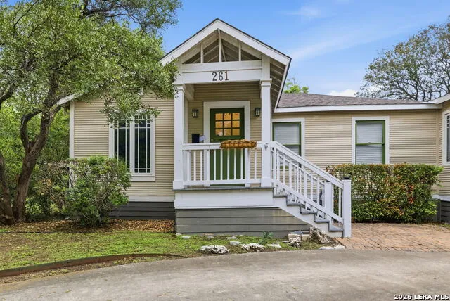 261 E OAKVIEW PL Alamo Heights, TX 78209