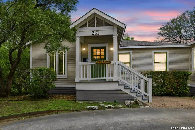 261 E OAKVIEW PL Alamo Heights, TX 78209