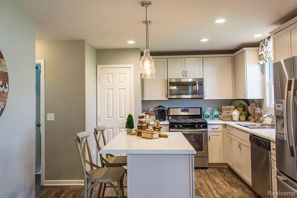 58398 Pembrooke Avenue New Haven Village, MI 48048