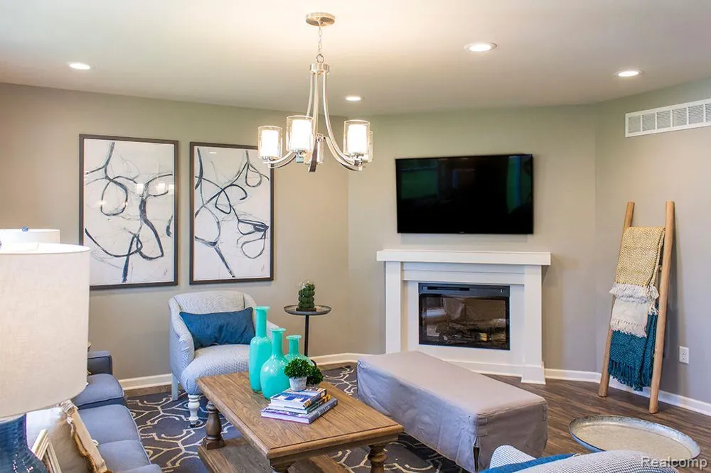58398 Pembrooke Avenue New Haven Village, MI 48048