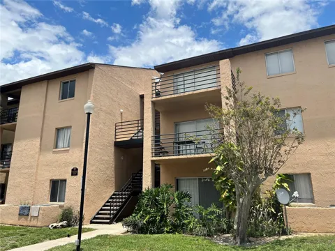 5213 VIA HACIENDA CIRCLE #306