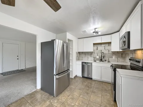 1723 Robb Street #33