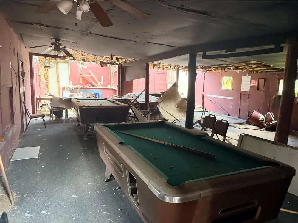 299 County Road 444 Snook, TX 77878