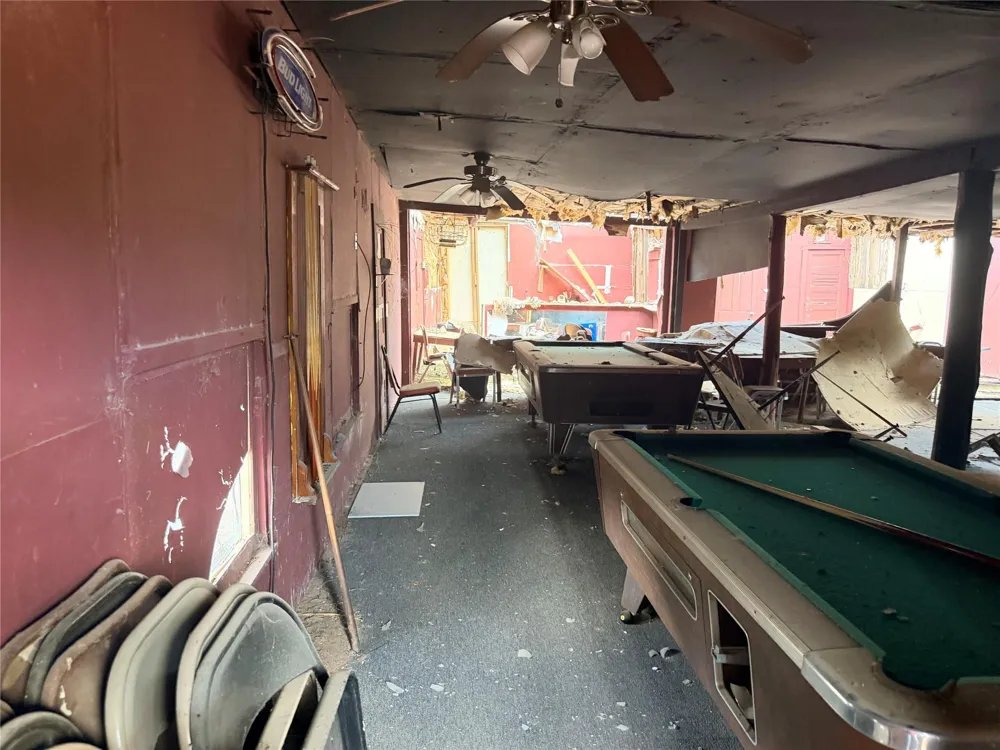 299 County Road 444 Snook, TX 77878