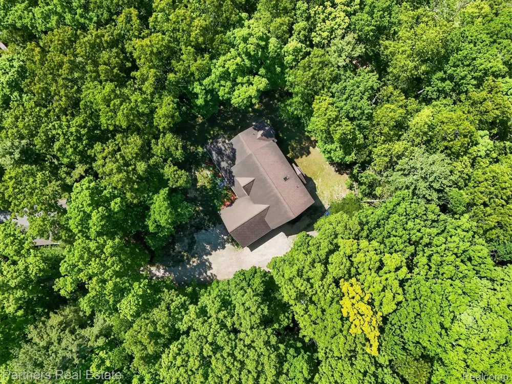 4053 Rolling Acres Drive Hartland Township, MI 48353