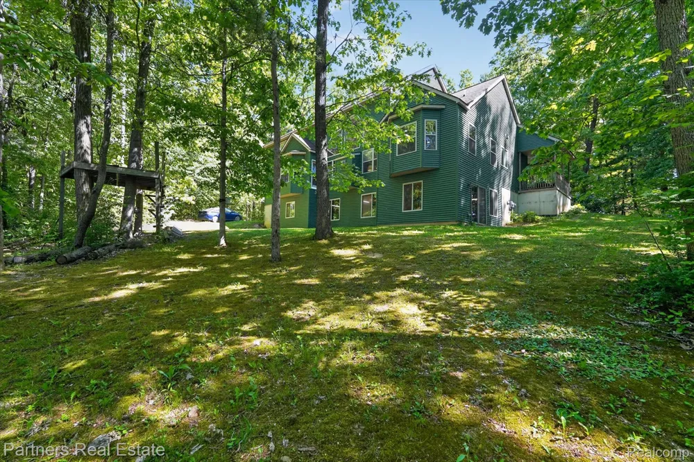 4053 Rolling Acres Drive Hartland Township, MI 48353