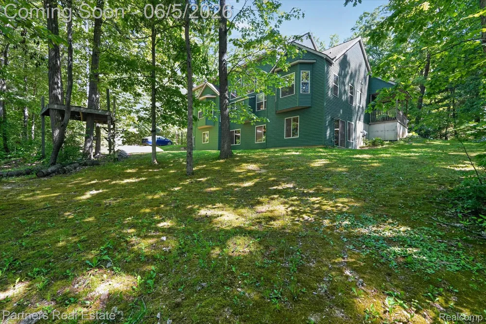 4053 Rolling Acres Drive Hartland Township, MI 48353